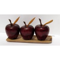 Trío de Manzana de madera con tallo y hoja